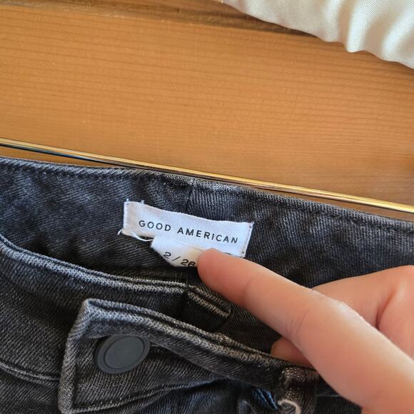 Good American Raw Hem High Rise 90s Icon Black Bermuda Short 2/26 Shorts Bottom - Picture 5 of 6